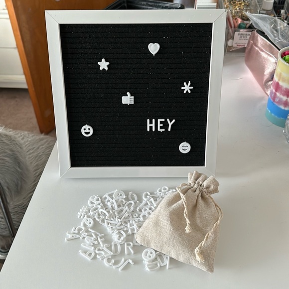 Letter Board - Black & White - Picture 3 of 6